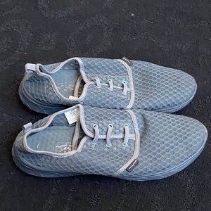 S 10 Light Blue Athletic Shoes for Women